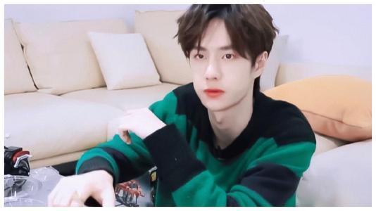 娱乐圈吃瓜爆料王一博,娱乐圈风云再起,揭秘他的神秘生活 第2张 娱乐圈吃瓜爆料王一博,娱乐圈风云再起,揭秘他的神秘生活 第2张